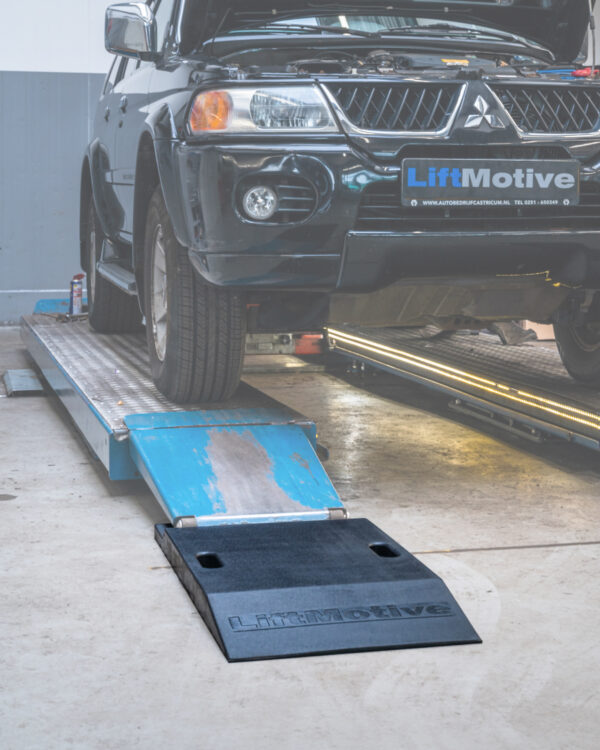 Low Profile Ramp Extensions for Sports Cars