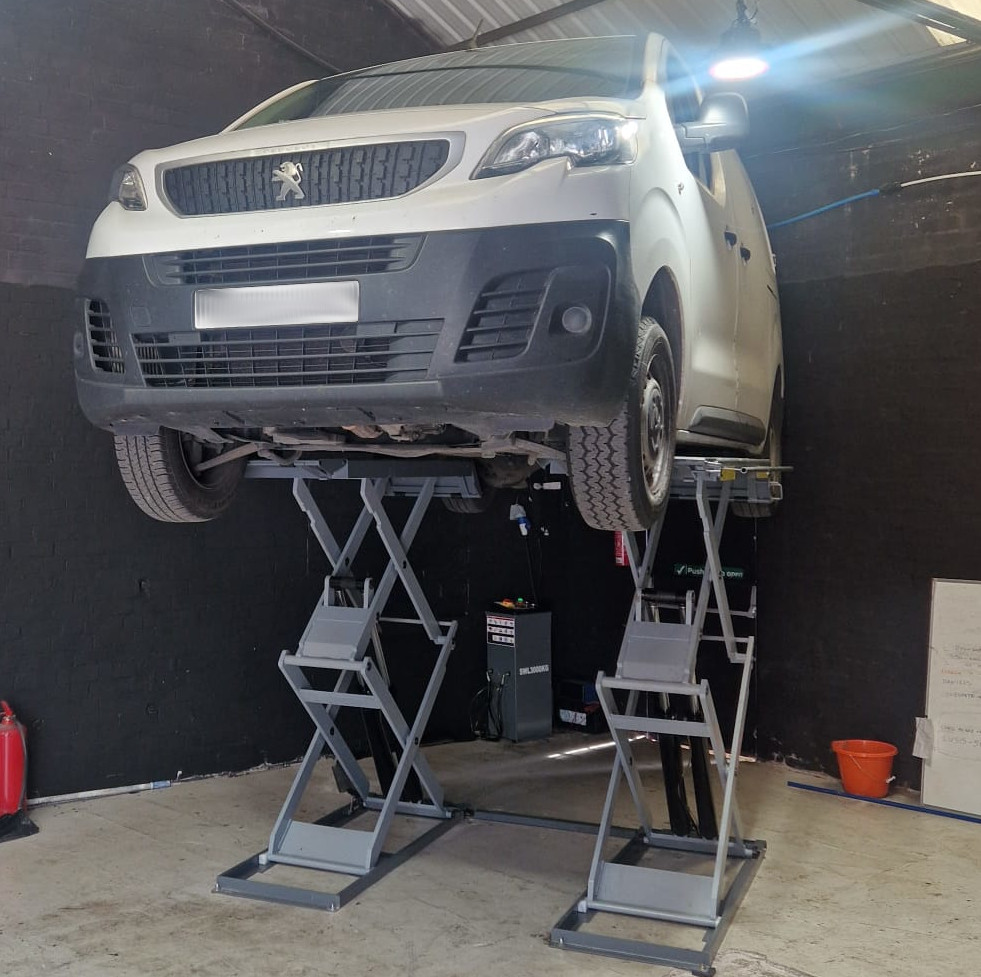 LGX40 High Rise Double Scissor Lift for Workshops